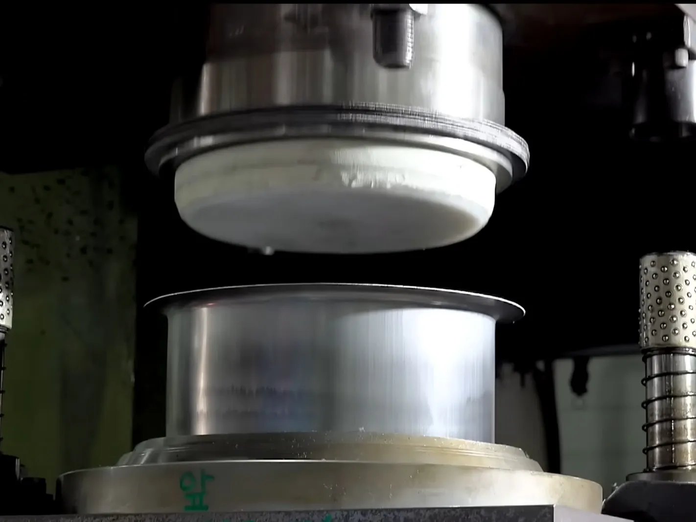 Cookware Trimming Shaping