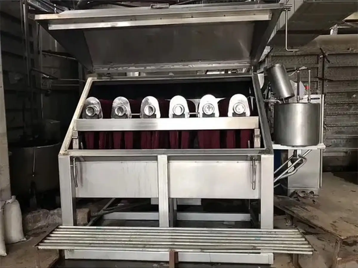 Fabrics Dyeing