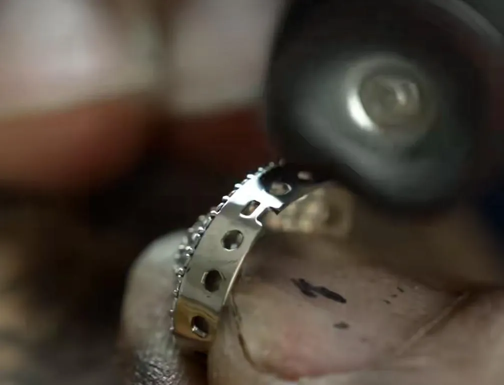 Metal Jewelry Surface Finishing