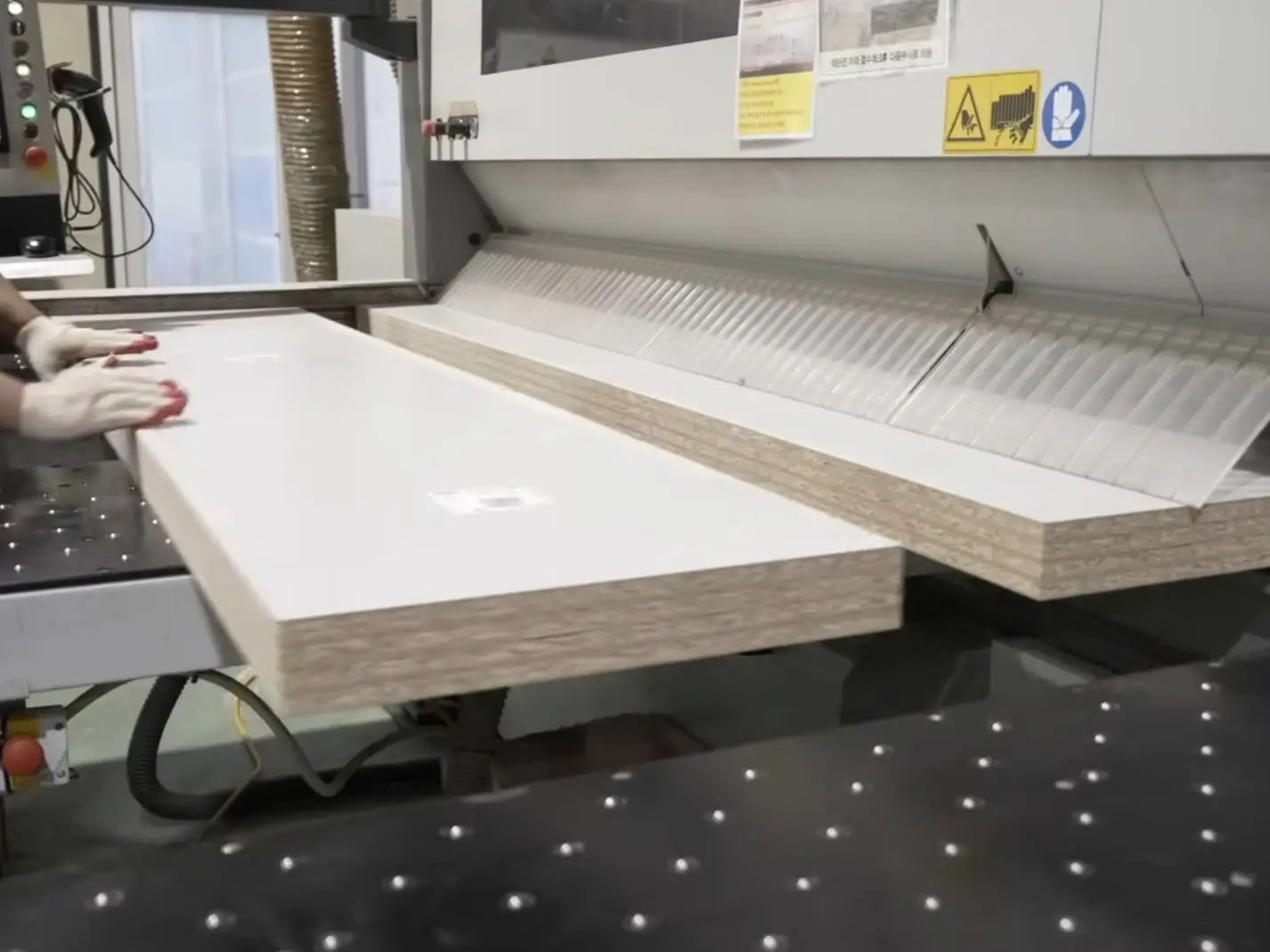 Furniture Precision Panel Sizing