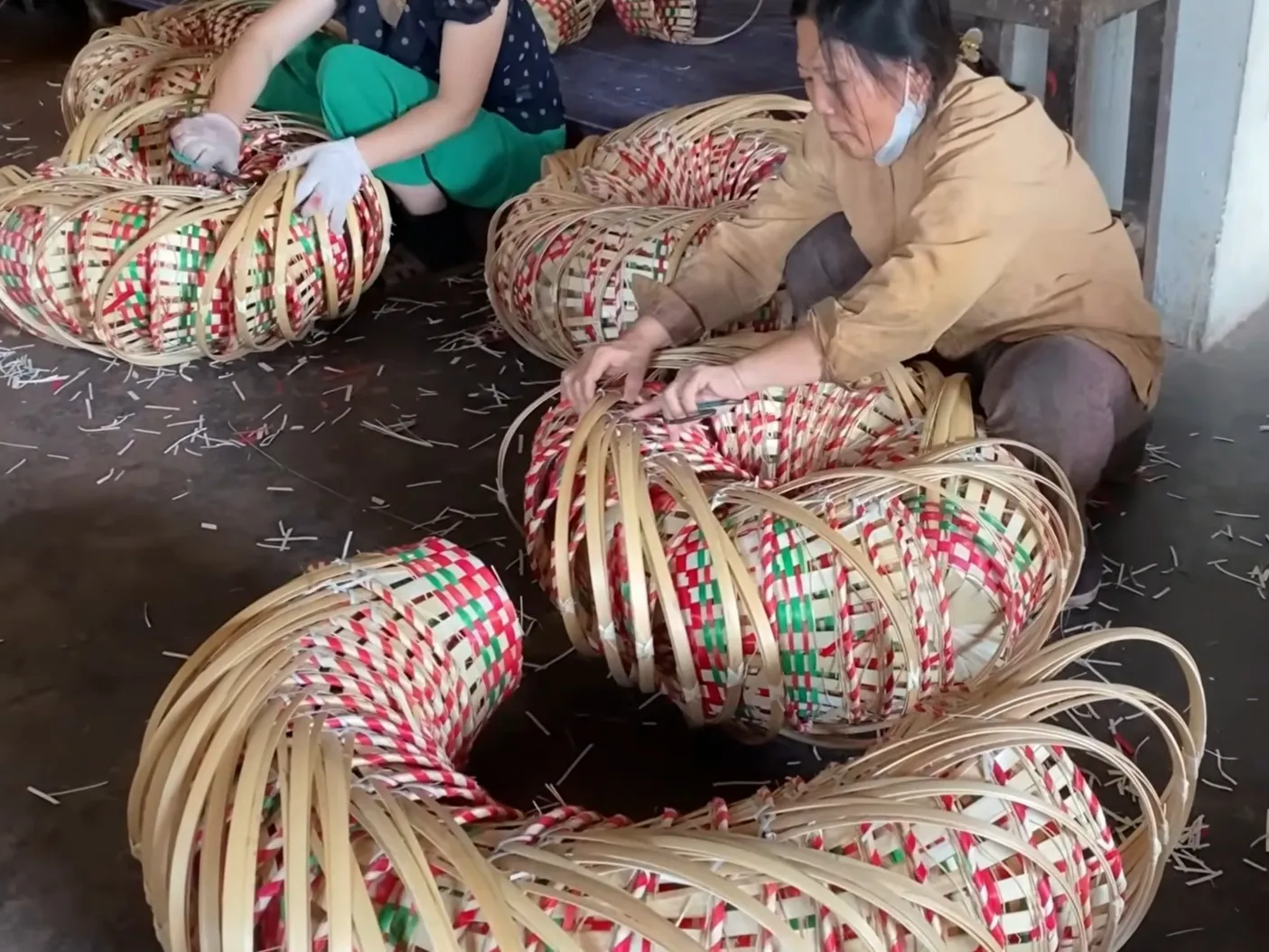 Handicrafts Trimming And Finishing