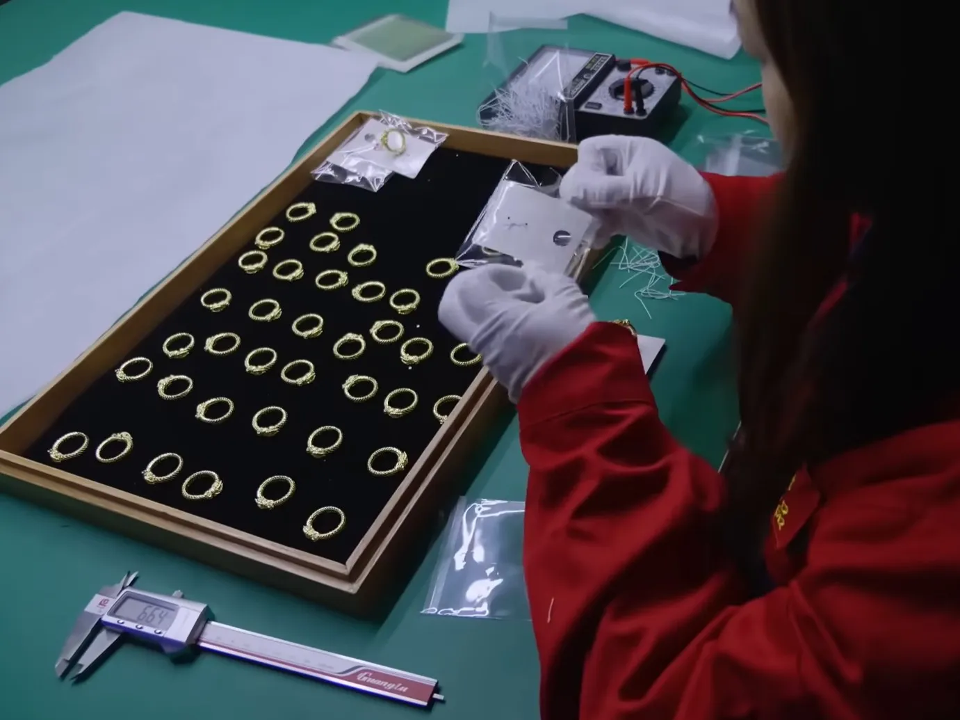 Jewelry Final Inspection and Packaging