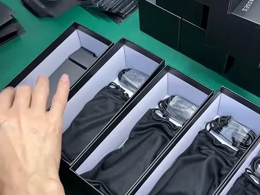 Smart Glasses Packing