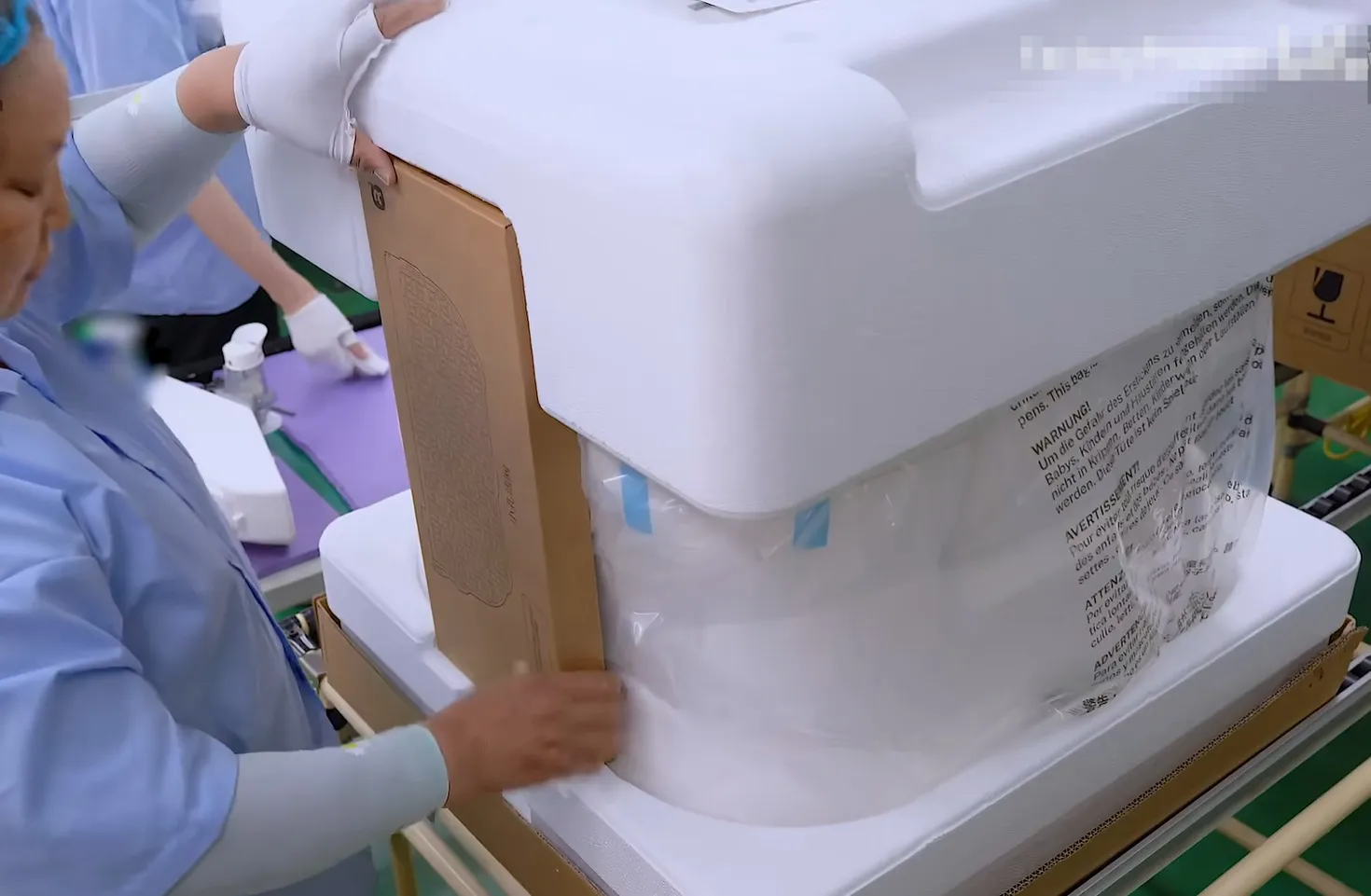 Smart Pet Feeder Packaging and Warehousing