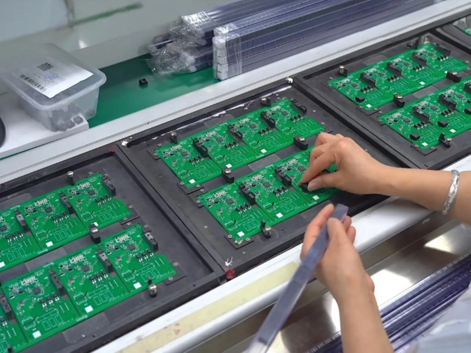 Smart Plugs Internal Electronic Component Assembly Test