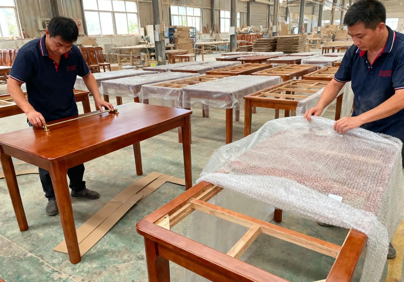 Solid Wood Furniture Final Inspection and Packaging