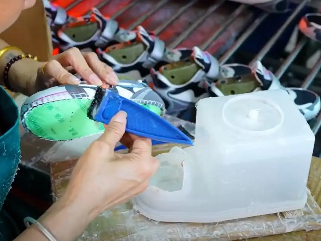 Sports Shoes Cementing