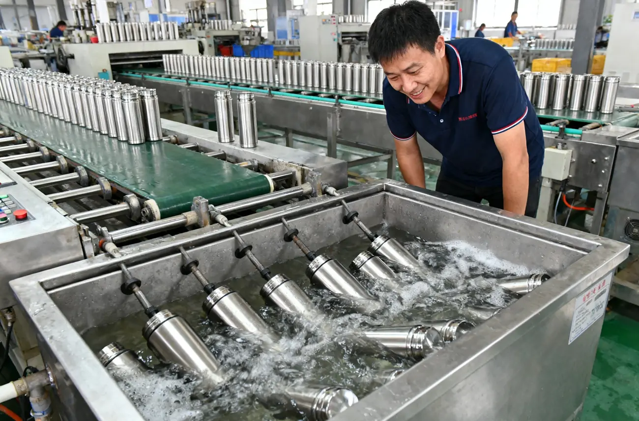 Thermos Flask Sealing and Base Closure