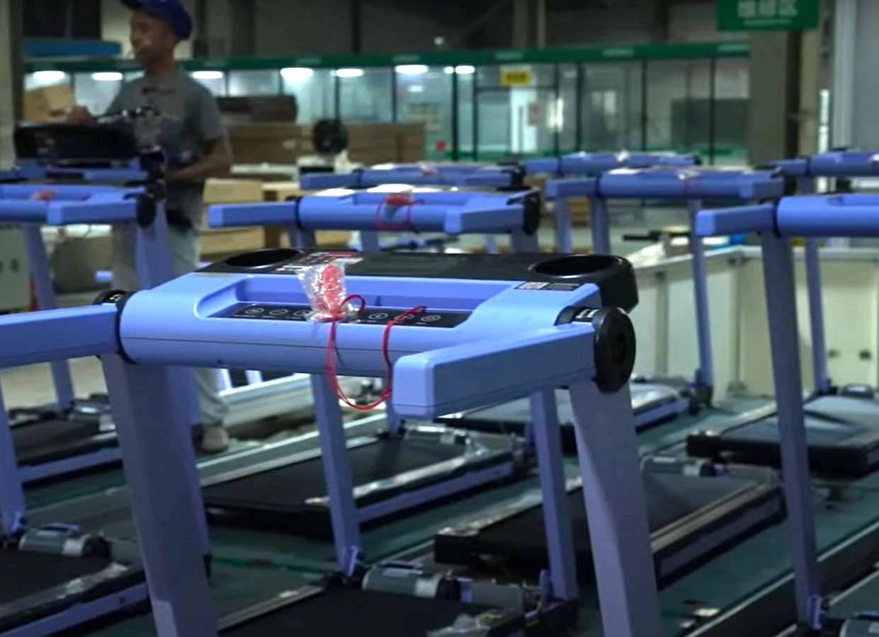 Treadmill Appearance Inspection and Cleaning