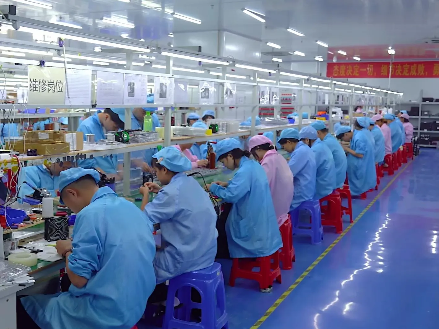 Wireless Earbuds Charging Case Assembly